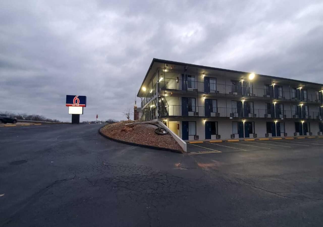 Crestview Inn Брансон-Уэст Экстерьер фото